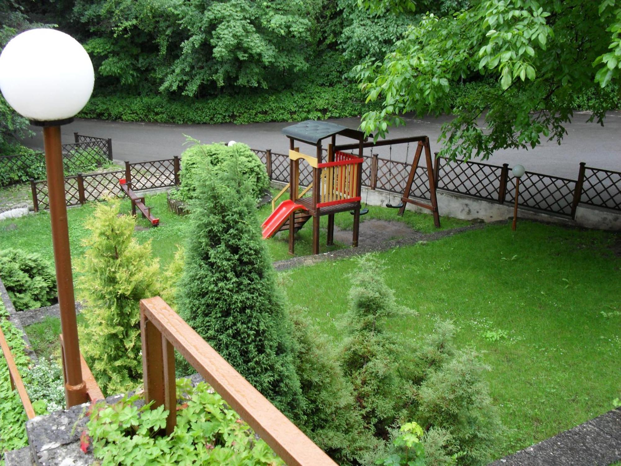 שומן Family Park Hotel Kyoshkove מראה חיצוני תמונה