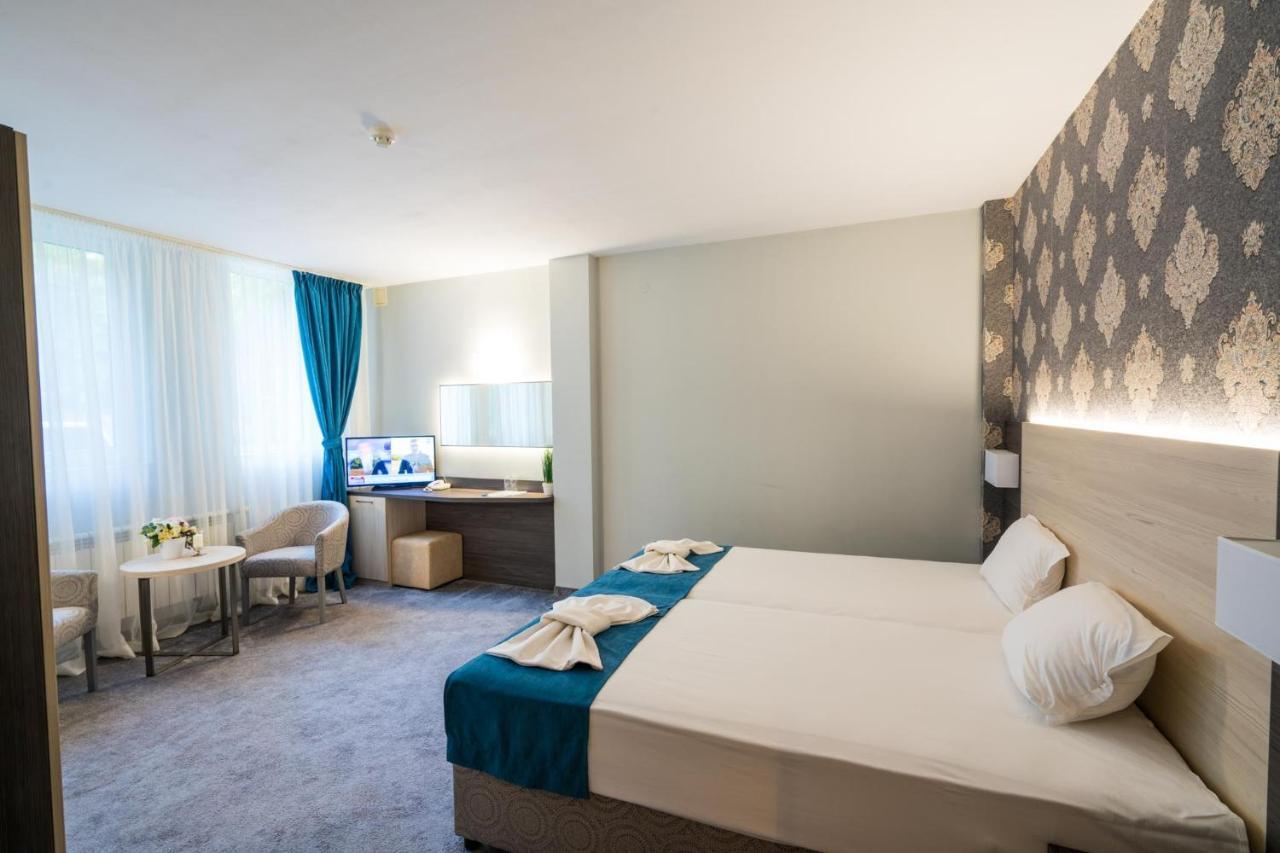 שומן Family Park Hotel Kyoshkove מראה חיצוני תמונה
