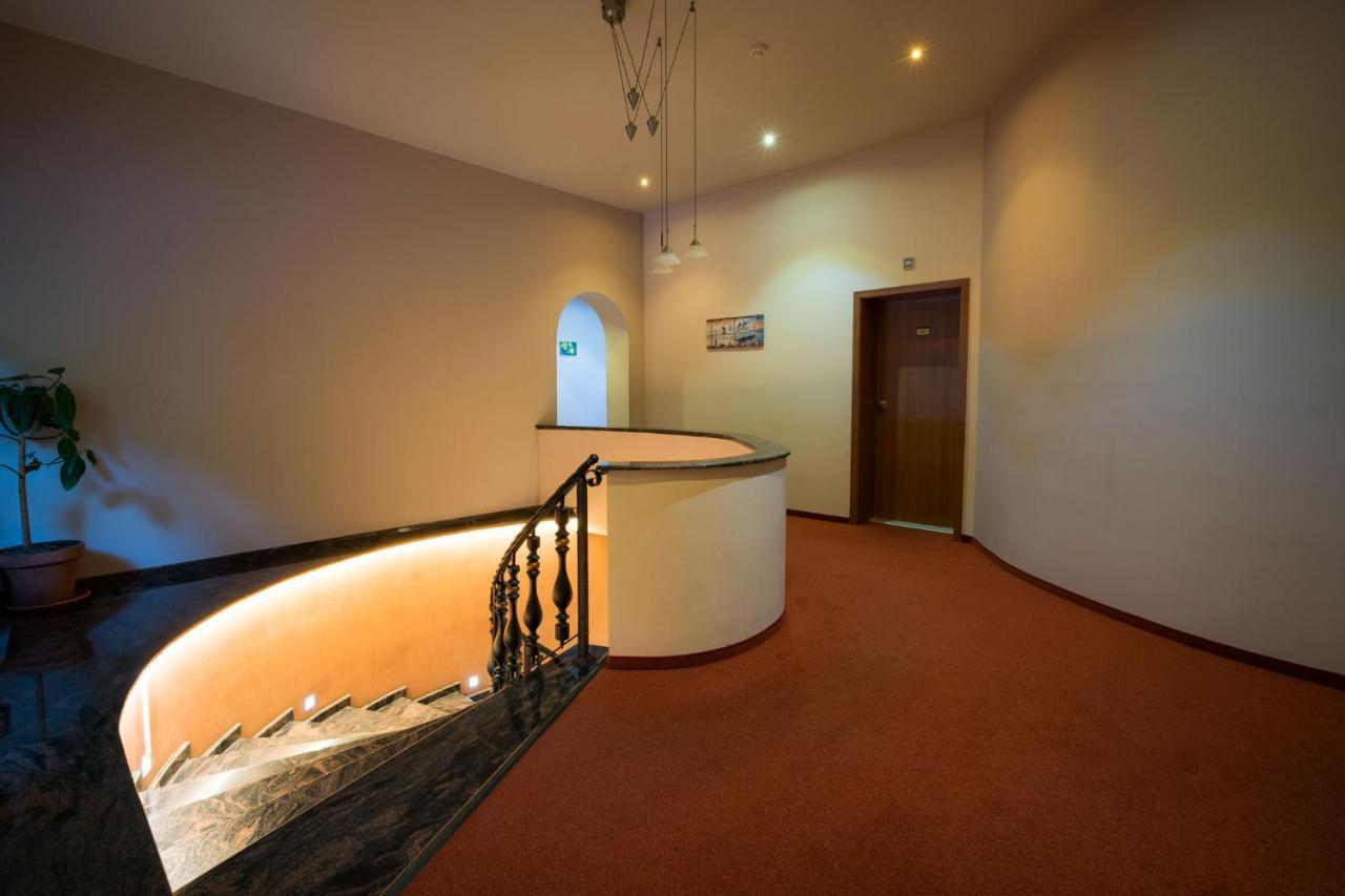 שומן Family Park Hotel Kyoshkove מראה חיצוני תמונה