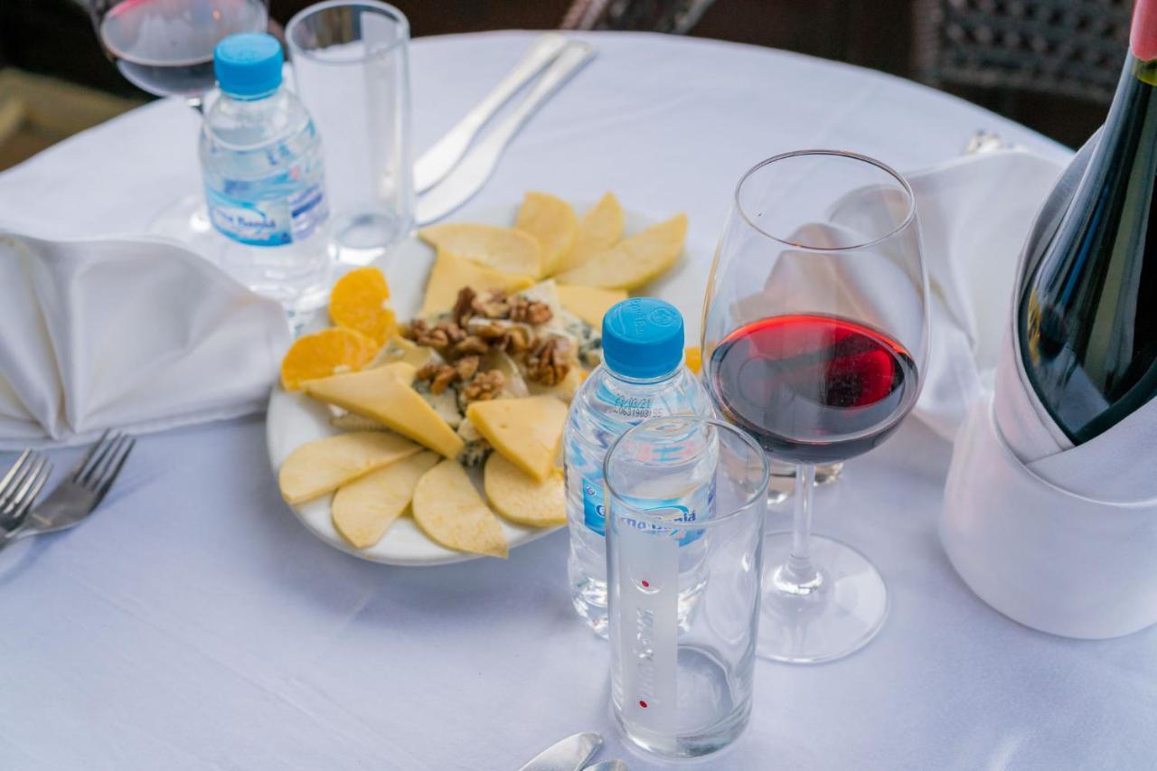שומן Family Park Hotel Kyoshkove מראה חיצוני תמונה