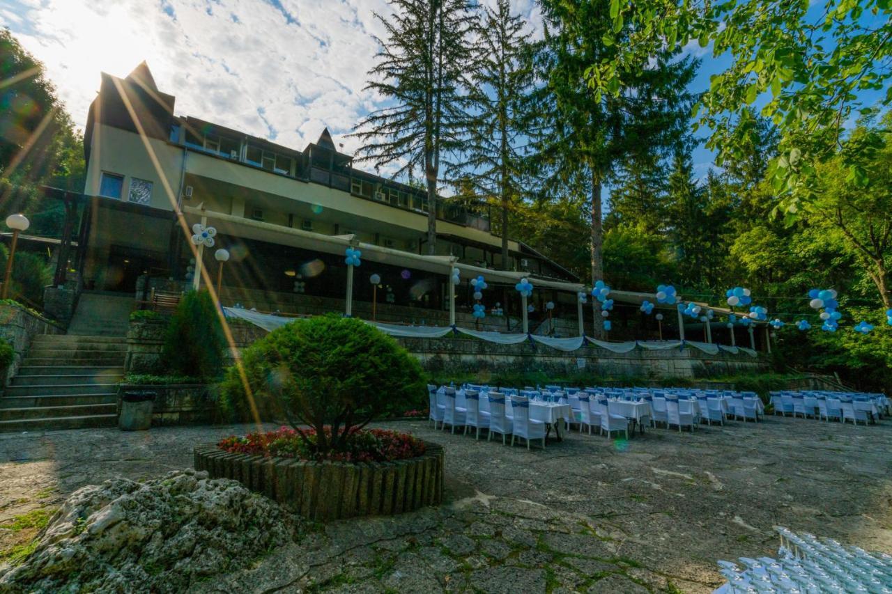 שומן Family Park Hotel Kyoshkove מראה חיצוני תמונה